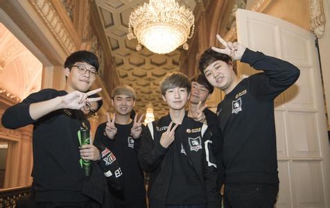 攻破的铜墙 攻破的铜墙