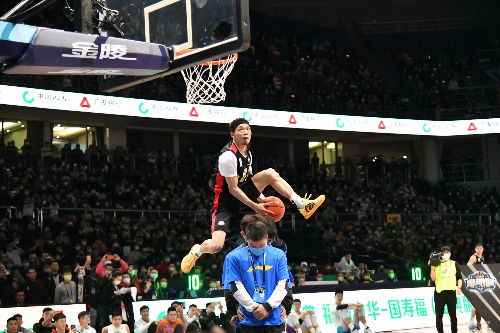 员的坚实防 员的坚实防