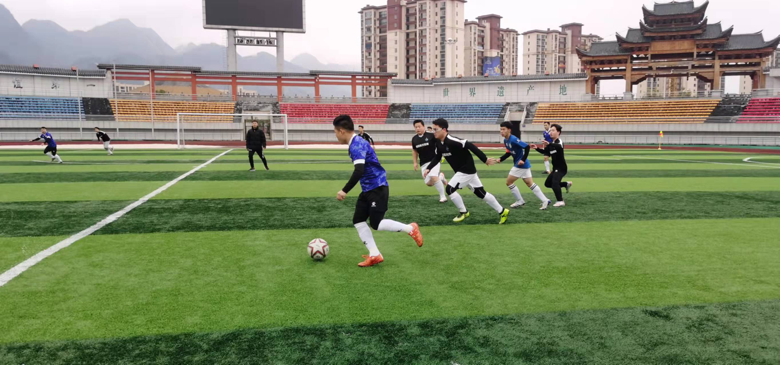 他在赛场上 他在赛场上